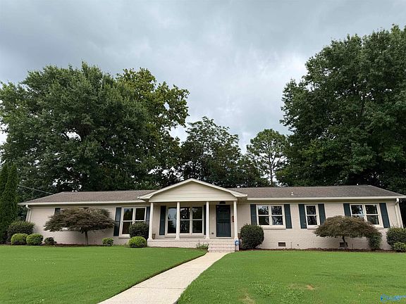 2nd image of 3301 Beverly Dr SW