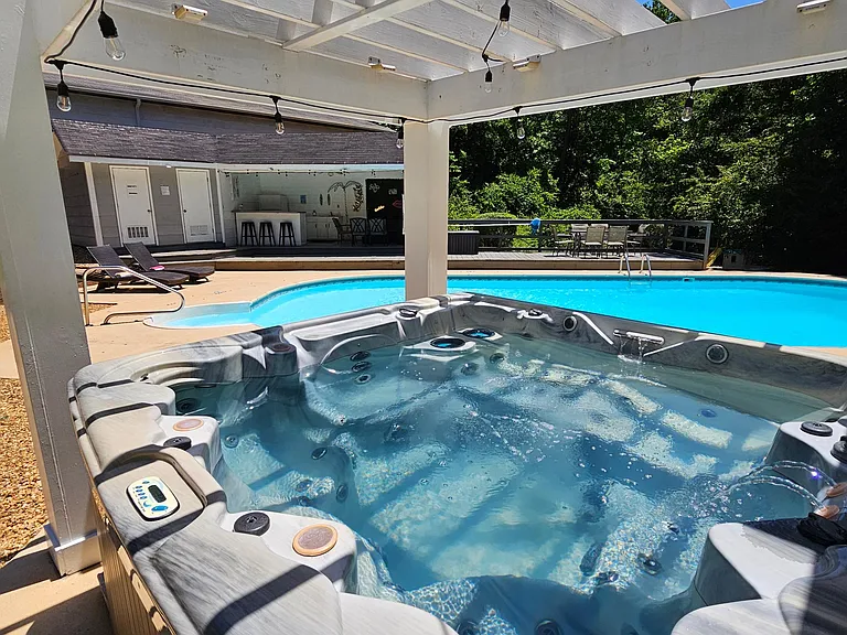 Relax away in our HotTub (open all year round)