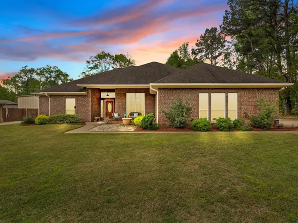 1228 San Salvador Dr, Longview, TX 75602