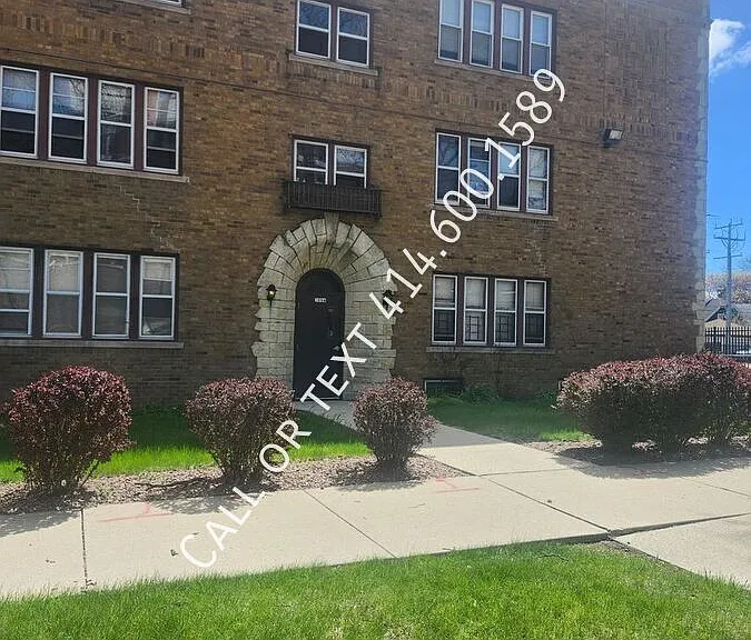 3066 N 49th St #5 — Photo 1