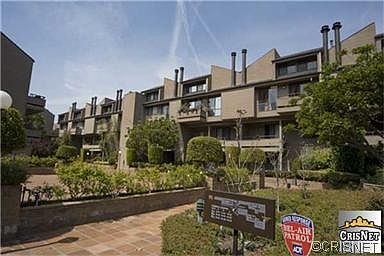 1st image of 13331 Moorpark St APT 122