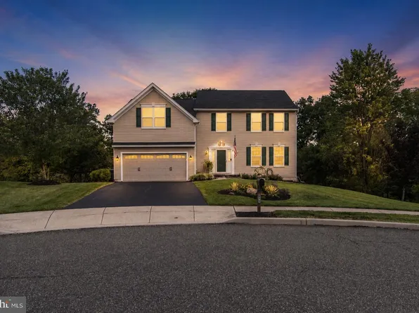 1102 Autumnview Ln, Pottstown, PA 19464