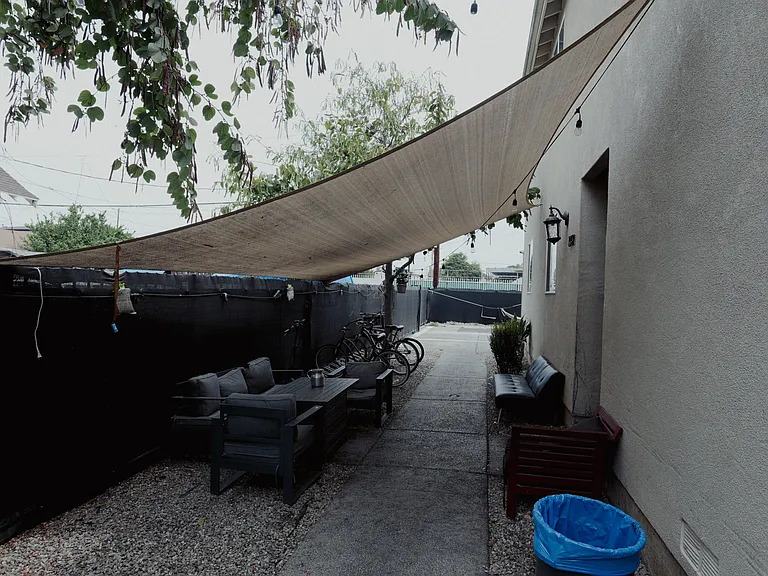 1447 E 25th St #1 — Photo 12