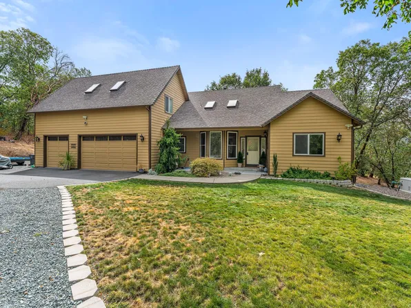 155 El Camino Way, Grants Pass, OR 97526