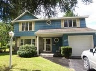 7437 Palmcrest Rd, Syracuse, NY 13212