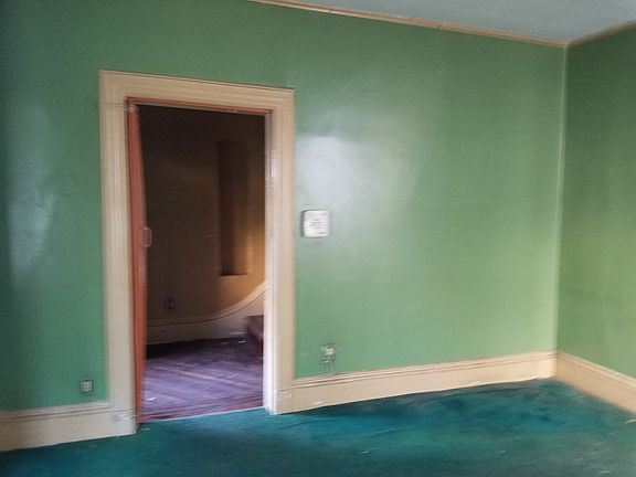 3rd image of 106 Hollywood Ave