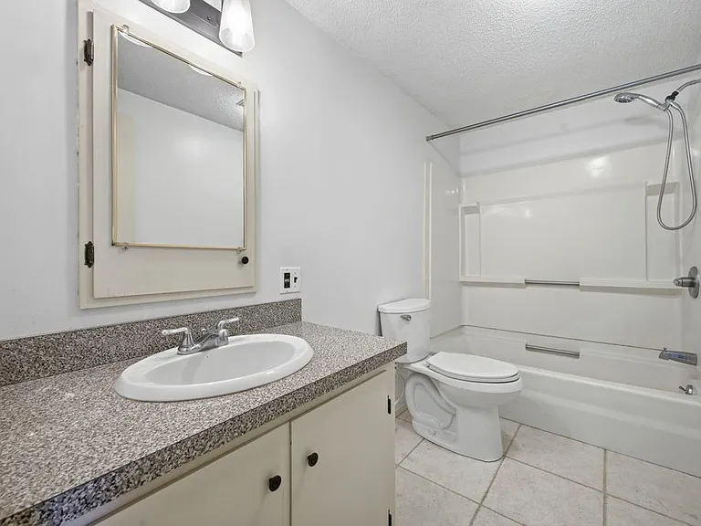 155 Main St #4 — Photo 4