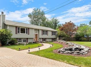 70 Idlewild Rd, Tewksbury, MA 01876