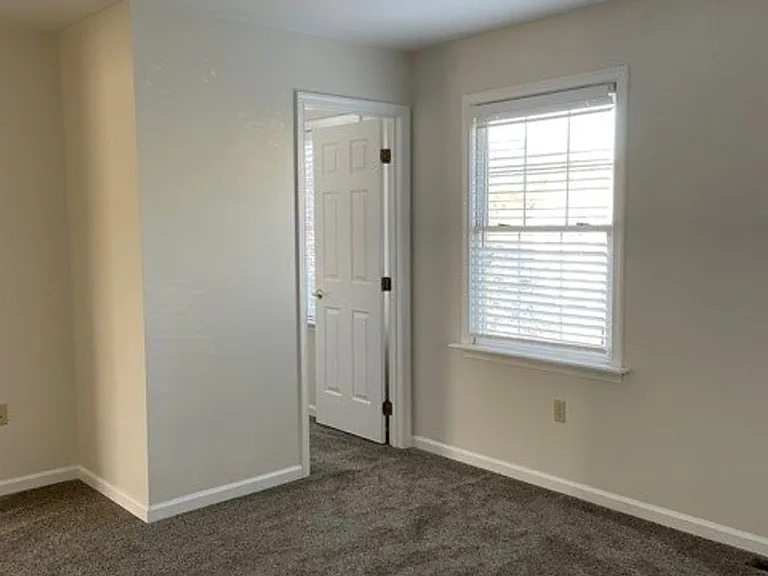 4163 Kittatinny Dr — Photo 8