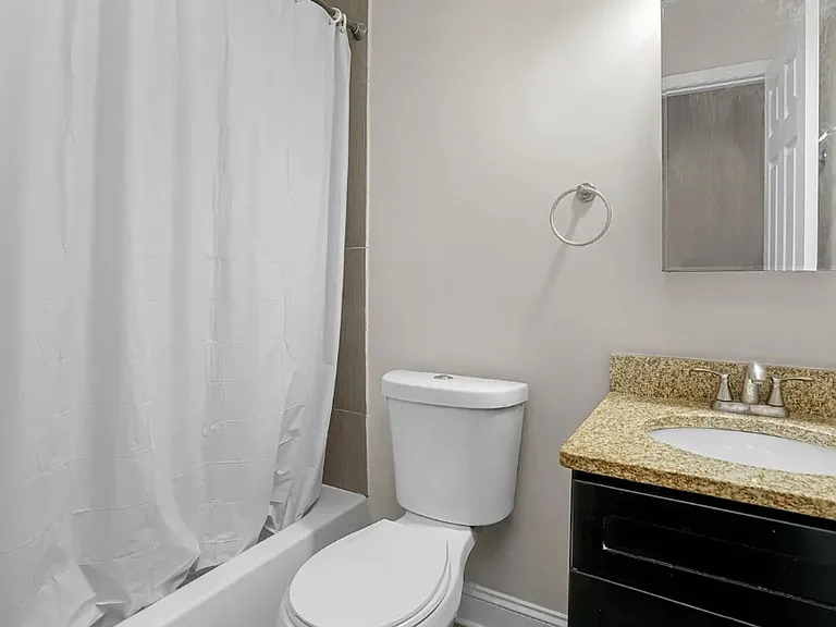 4544 S Indiana Ave — Photo 10