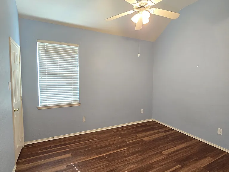 2421 Micarta Dr — Photo 11