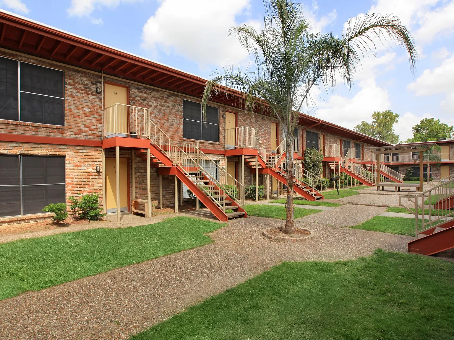 La Casita Apartments — Photo 2