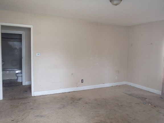 2nd image of 521 W Lincoln Ave