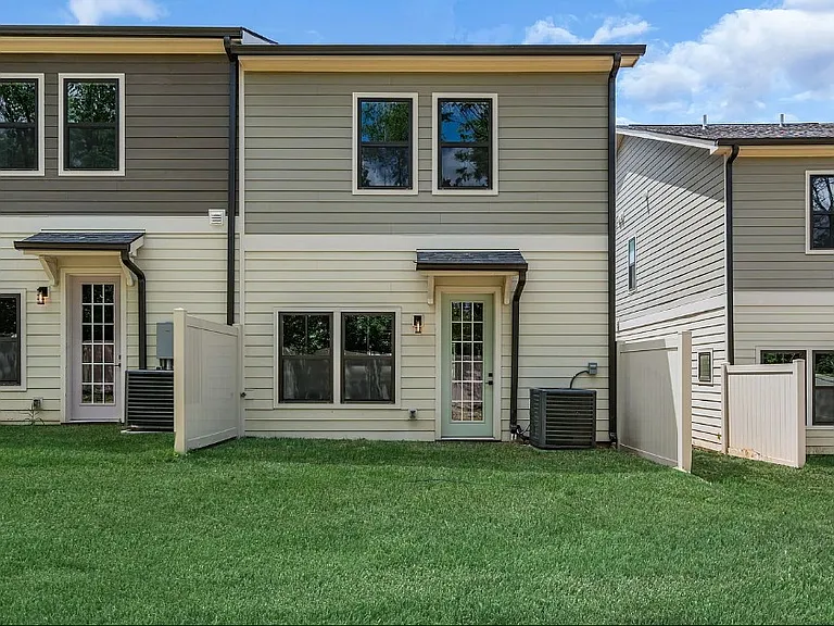 1080 Noble Loop — Photo 11