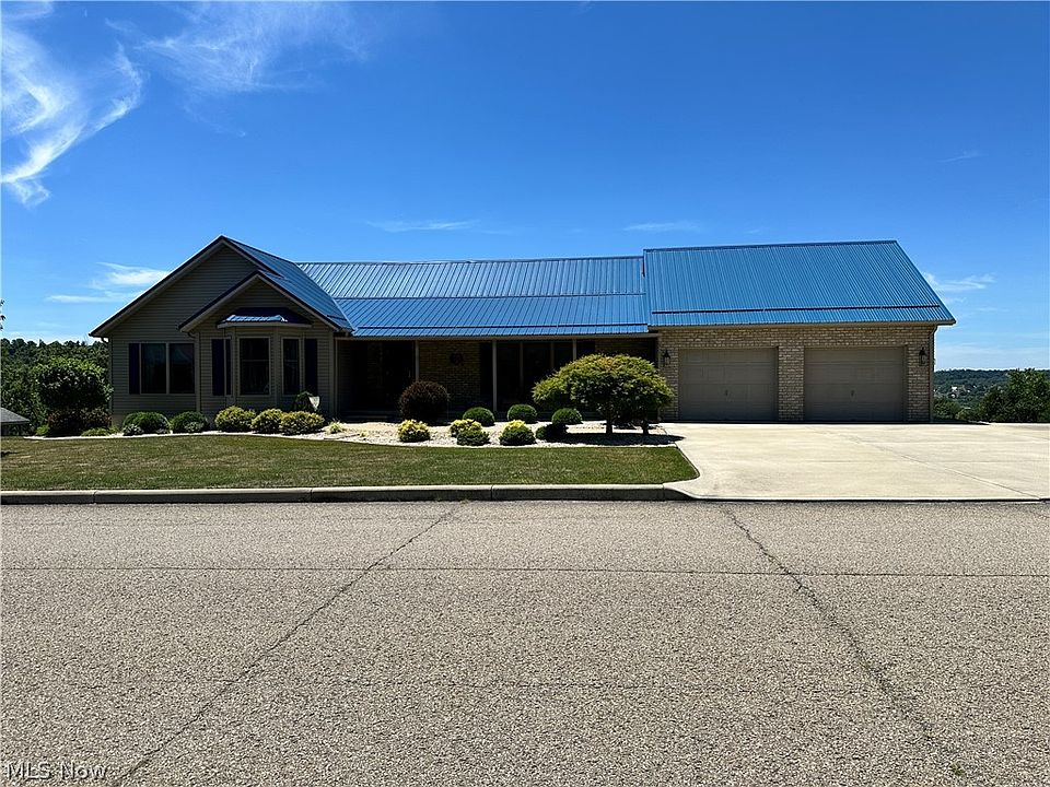 1st image of 10 Kennedy Dr