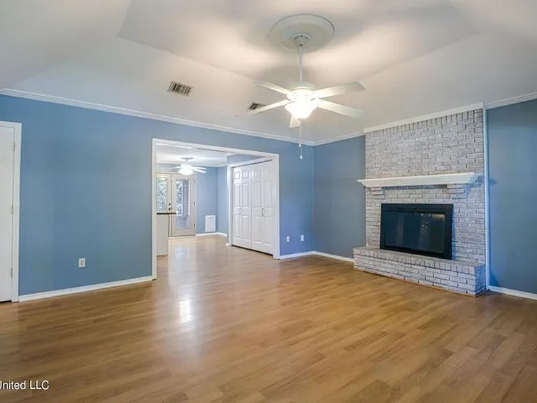 6941 Red Bud Ln — Photo 3
