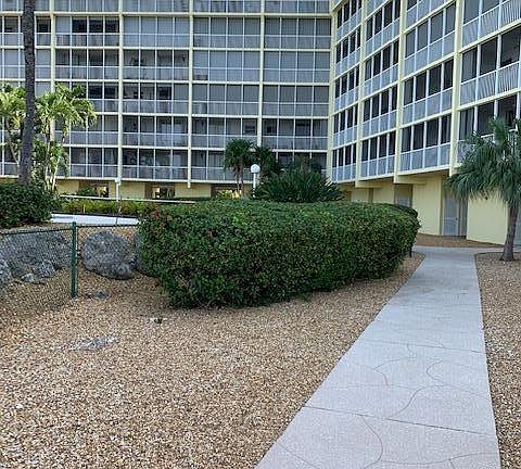 4th image of 200 Harborview Dr Unit 104
