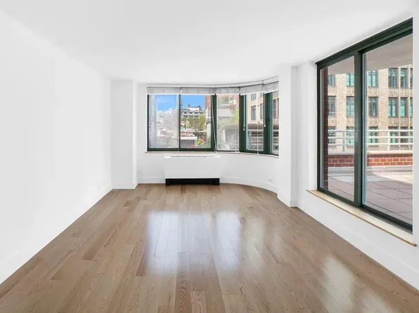 295 Greenwich Street image 3 of 17