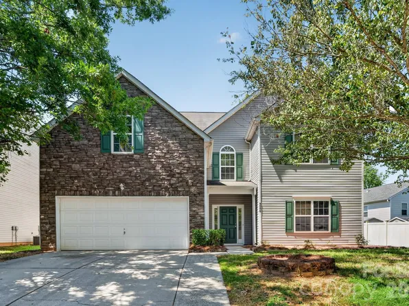 3006 Royal Troon Ln, Matthews, NC 28104