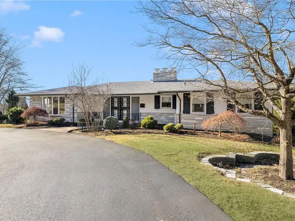 75 Meshanticut Valley Pkwy, Cranston, RI 02920