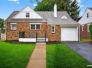 179 Huguenot Dr, New Milford, NJ 07646