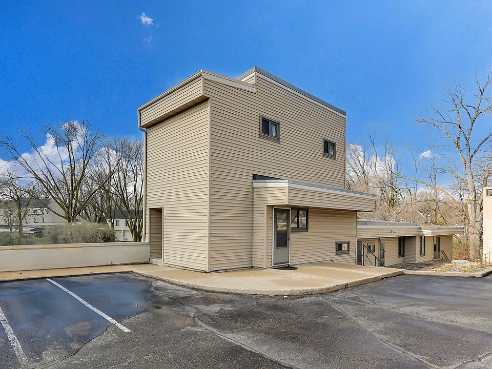 1st image of 110212 Village Rd