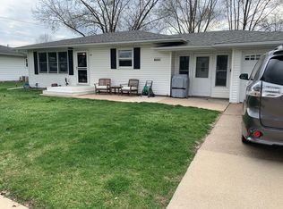 211 4th Ave, De Witt, IA 52742