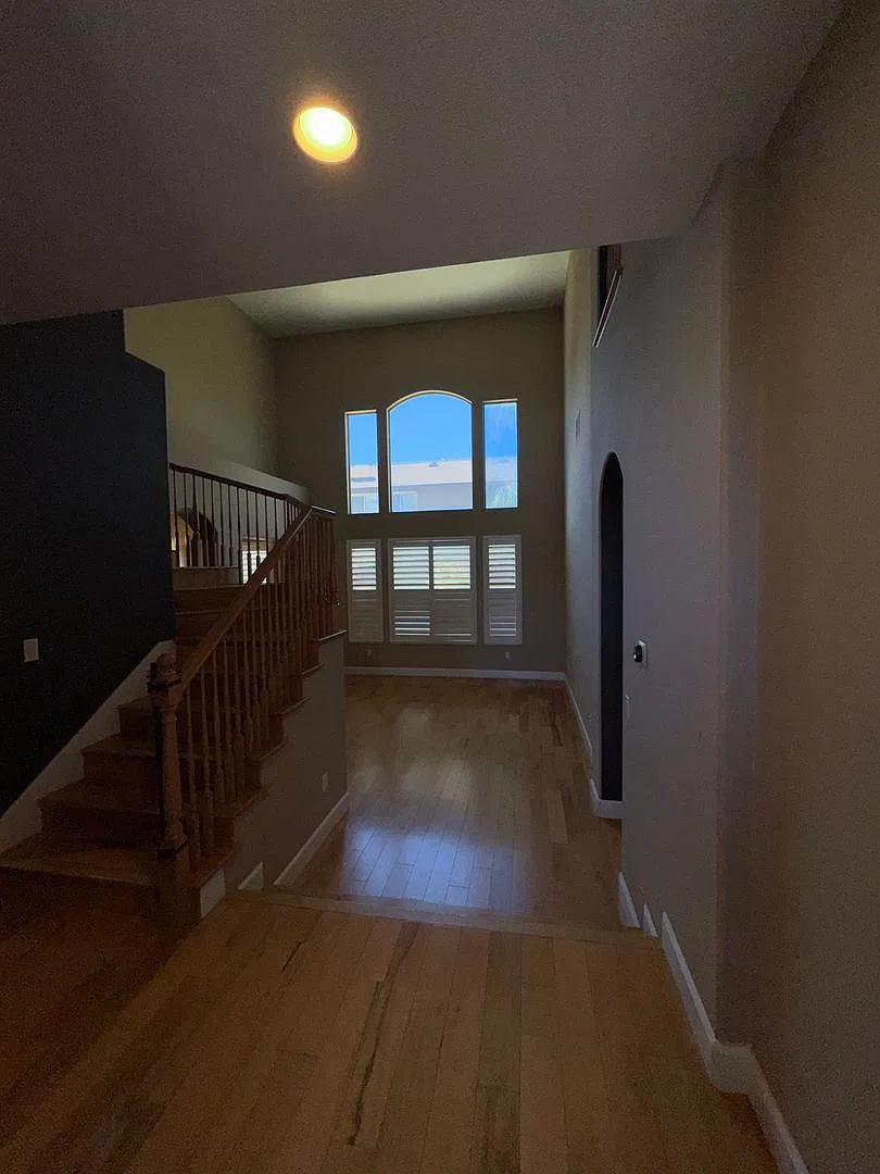 5 Bedroom House — Photo 4