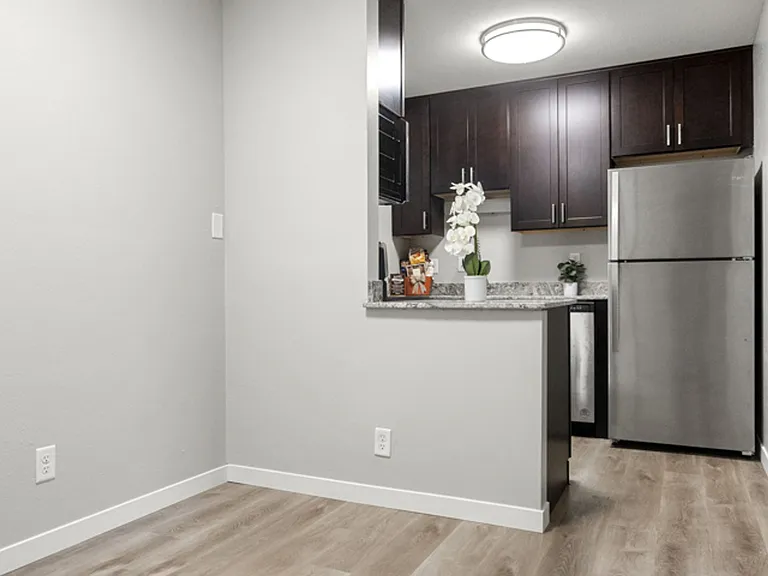 Copper Stone Apartments — Photo 9