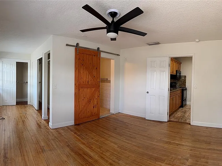 702 W Peninsular St — Photo 10