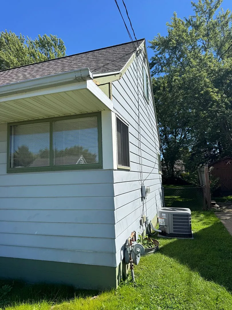 3 bedroom 1 bath single family home — Photo 3