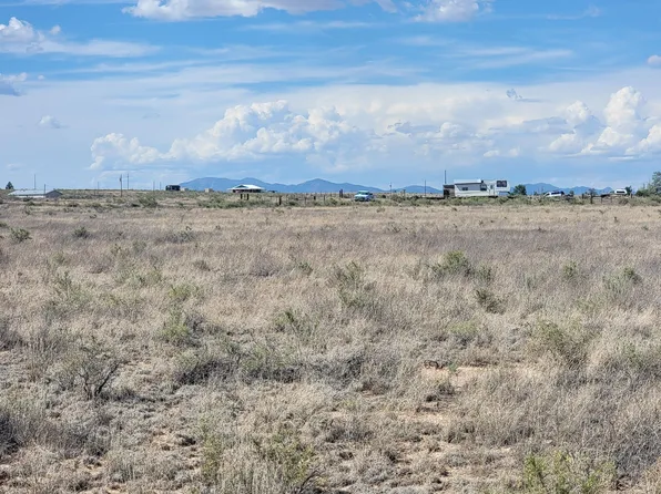 77 Espejo Ave, Moriarty, NM 87035