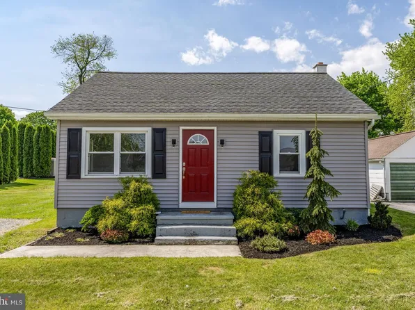 15 W Market St, Myerstown, PA 17067