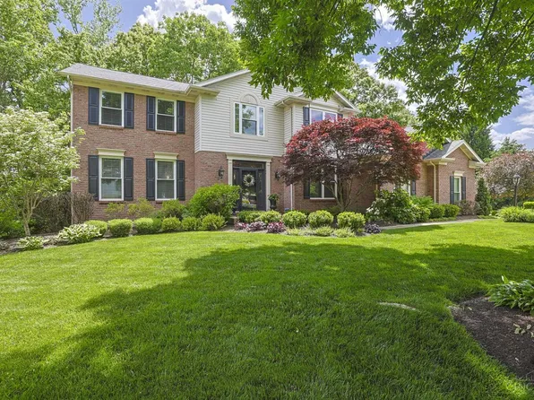 8313 Ironside Ct, West Chester, OH 45069
