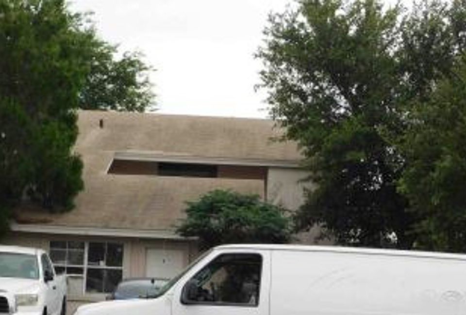 2nd image of 807 Westgate Dr