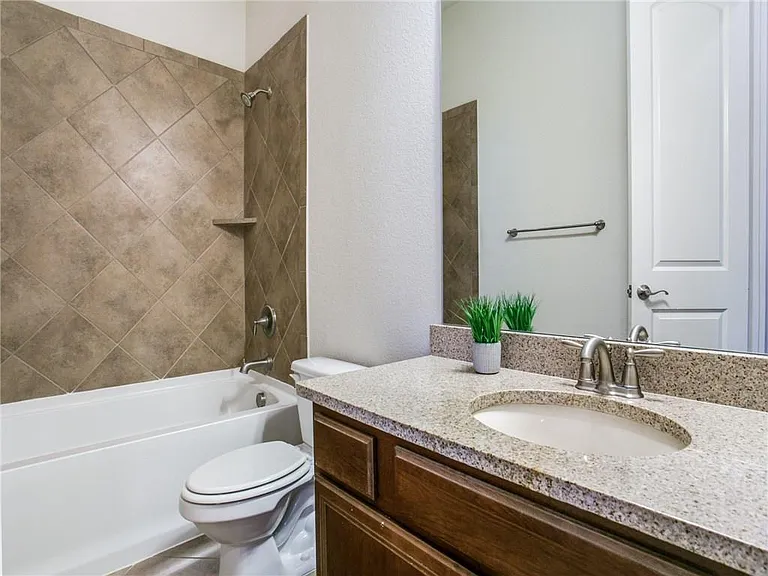 8714 Isaac St — Photo 35