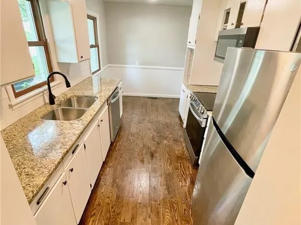 9015 Washington St, Kansas City, MO 64114