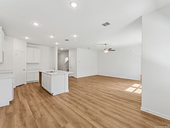 5th image of 22220 Jordans Place