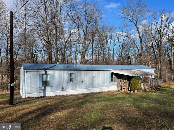 825 Snyder Corner Rd, Red Lion, PA 17356