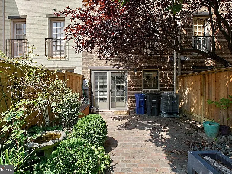 1225 Michigan Ct — Photo 17