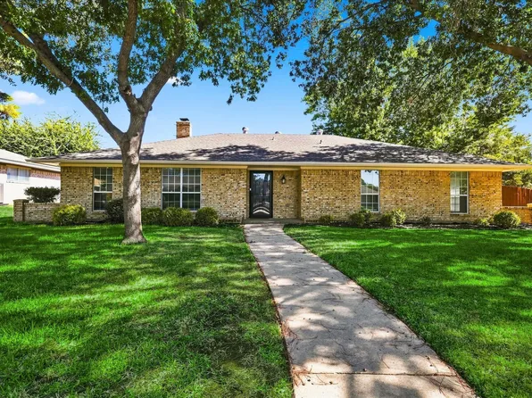 1407 Glenhill Ln, Lewisville, TX 75077