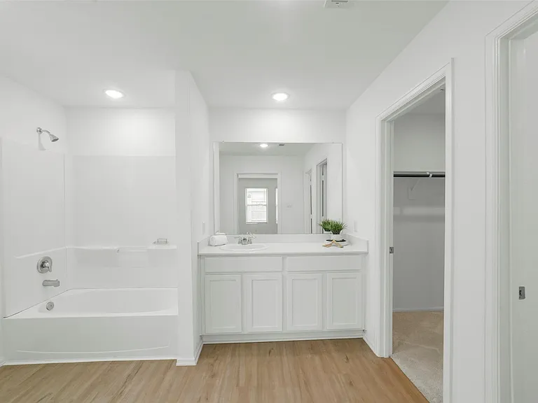 1504 Twilight Green Dr — Photo 15