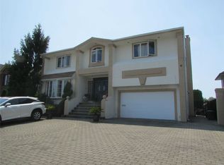 2868 Lee Pl, Bellmore, NY 11710