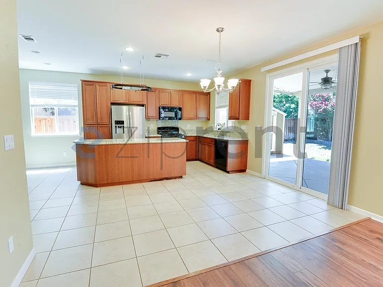 8018 Finchley Ct — Photo 12