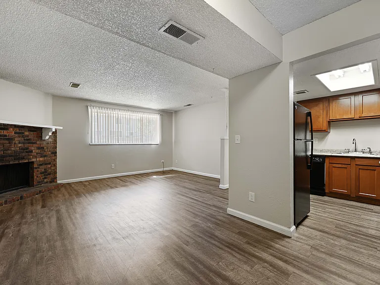 Pinon Place Apartments — Photo 11