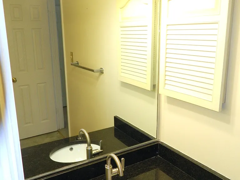 407 Folkstone Cir — Photo 19