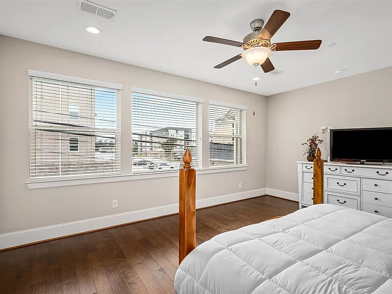 1407 Devonshire Manor Ln — Photo 18