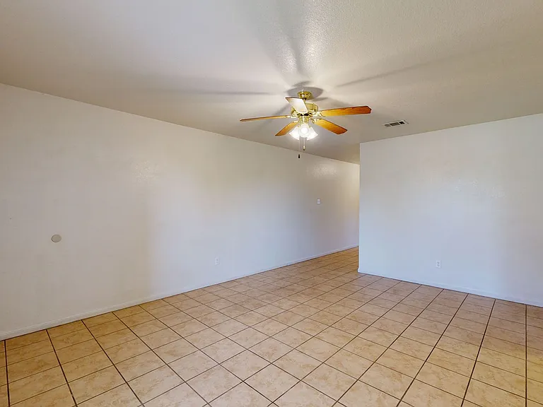 1403 Hopi Trl #B — Photo 8