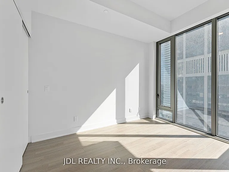 8 Cumberland St #2103 — Photo 16