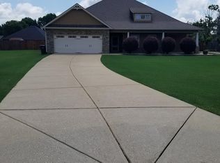 10 Talon Ct, Fort Mitchell, AL 36856